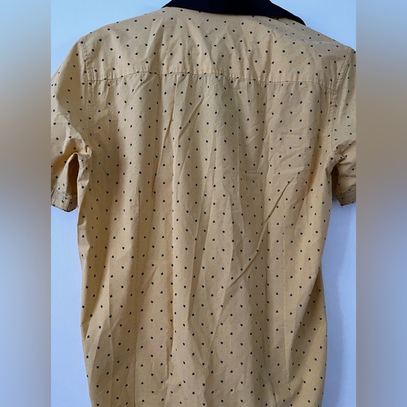 Perruzo Men's Yellow Short Sleeved Shirt with Navy Accent Colors - Picture 5 of 6